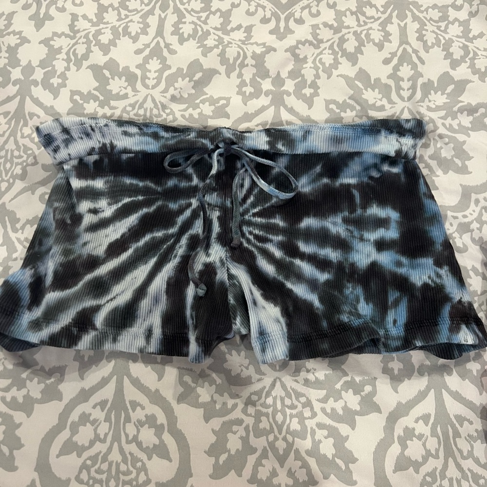 Hard tail shorts tye dye